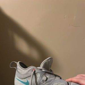 Nike Paul George PlayStation 2.5 shoes size 8.5 used good condition
